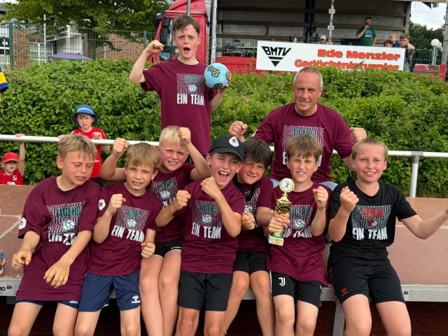 mJE – Ede-Menzler-Turnier 2026: TIGERS E-Jugend kämpft sich auf Platz 3