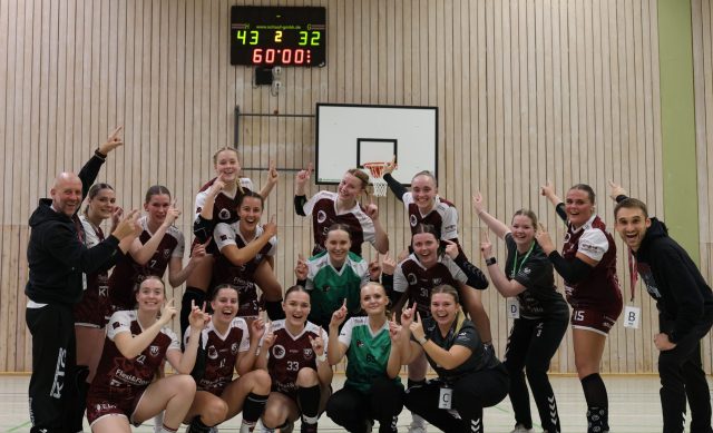1.Damen feiern 1. Heimsieg in RL !